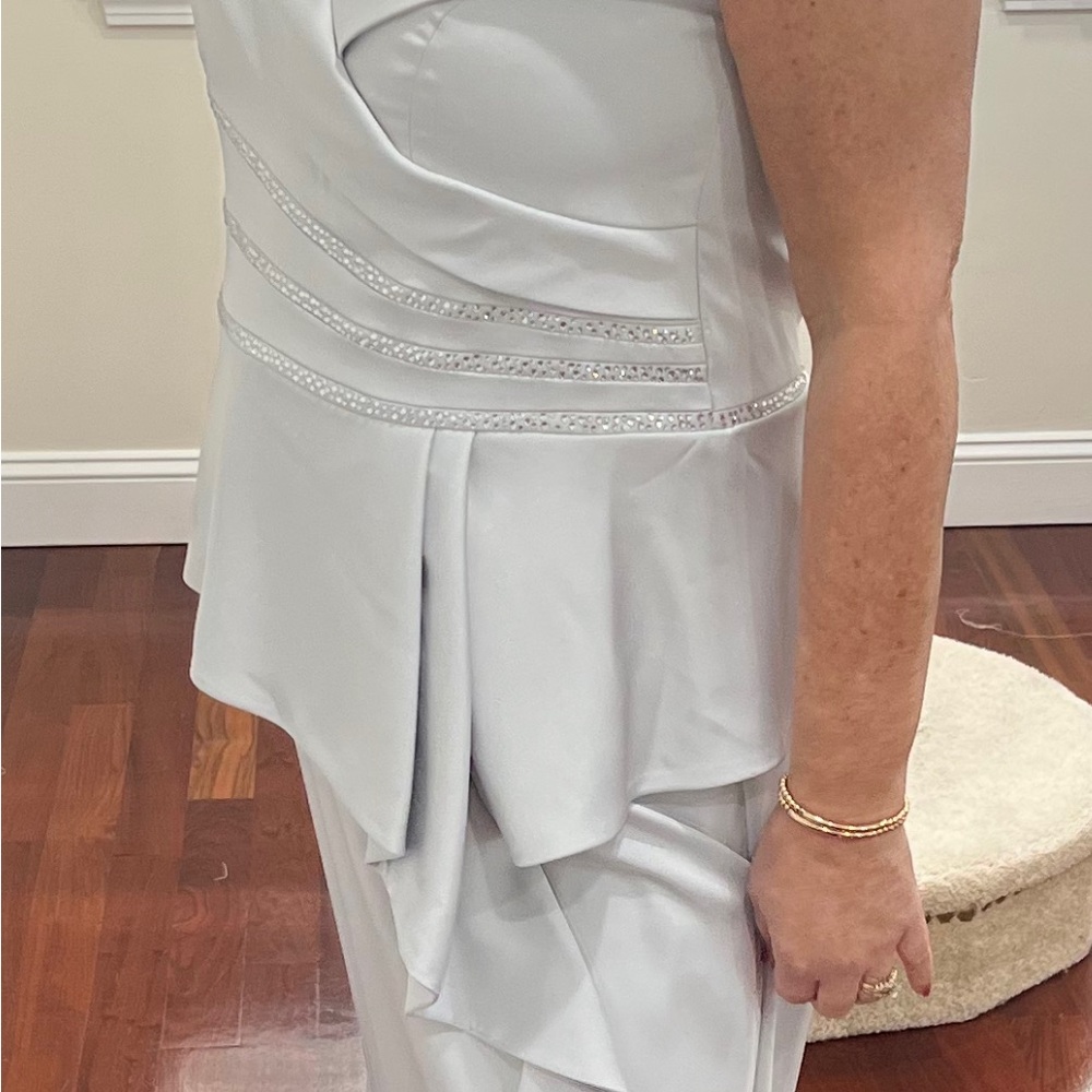 💕Montage by Mon Cheri ice gray mother of bride dress with matching shawl - Picture 9 of 16